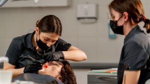 Como confiar em um curso online de Auxiliar em Saúde Bucal (ASB)?