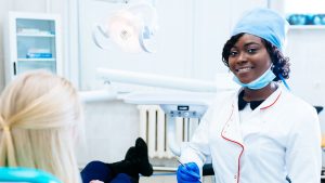 5 dicas para quem pretende se destacar como auxiliar de saúde bucal (ASB)