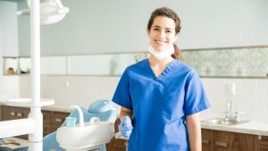 Quais as opções de carreira para um Auxiliar em Saúde Bucal (ASB)?