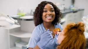 5 dicas para conseguir a sua primeira oportunidade como Auxiliar de Saúde Bucal