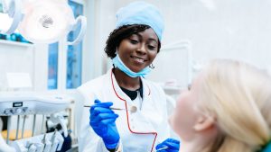 Como funciona o estágio de um Auxiliar em Saúde Bucal (ASB)