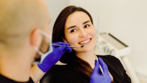 Auxiliar de Saúde Bucal: confira 4 dicas para diminuir o medo das crianças no preparo do atendimento