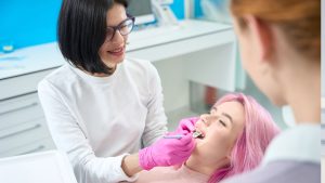 Todo Auxiliar de Saúde Bucal precisa se tornar um Técnico de Saúde Bucal?