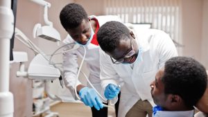 4 Motivos que comprovam que todo Cirurgião Dentista deveria contar com um ASB