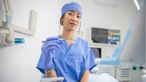 Conheça 3 agentes químicos no controle do biofilme dental