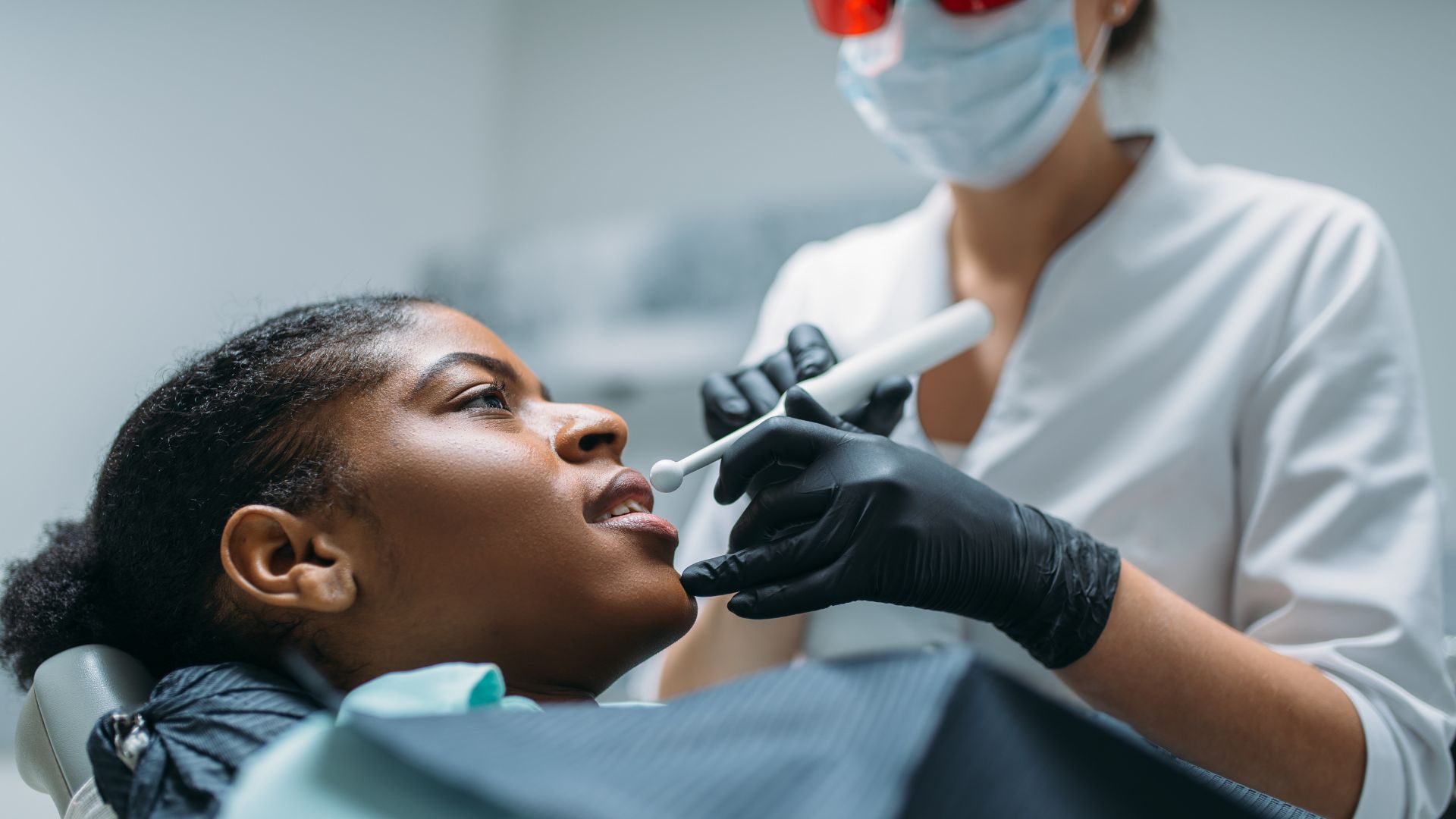 Auxiliar de dentista: Conheça 3 principais dúvidas sobre a área