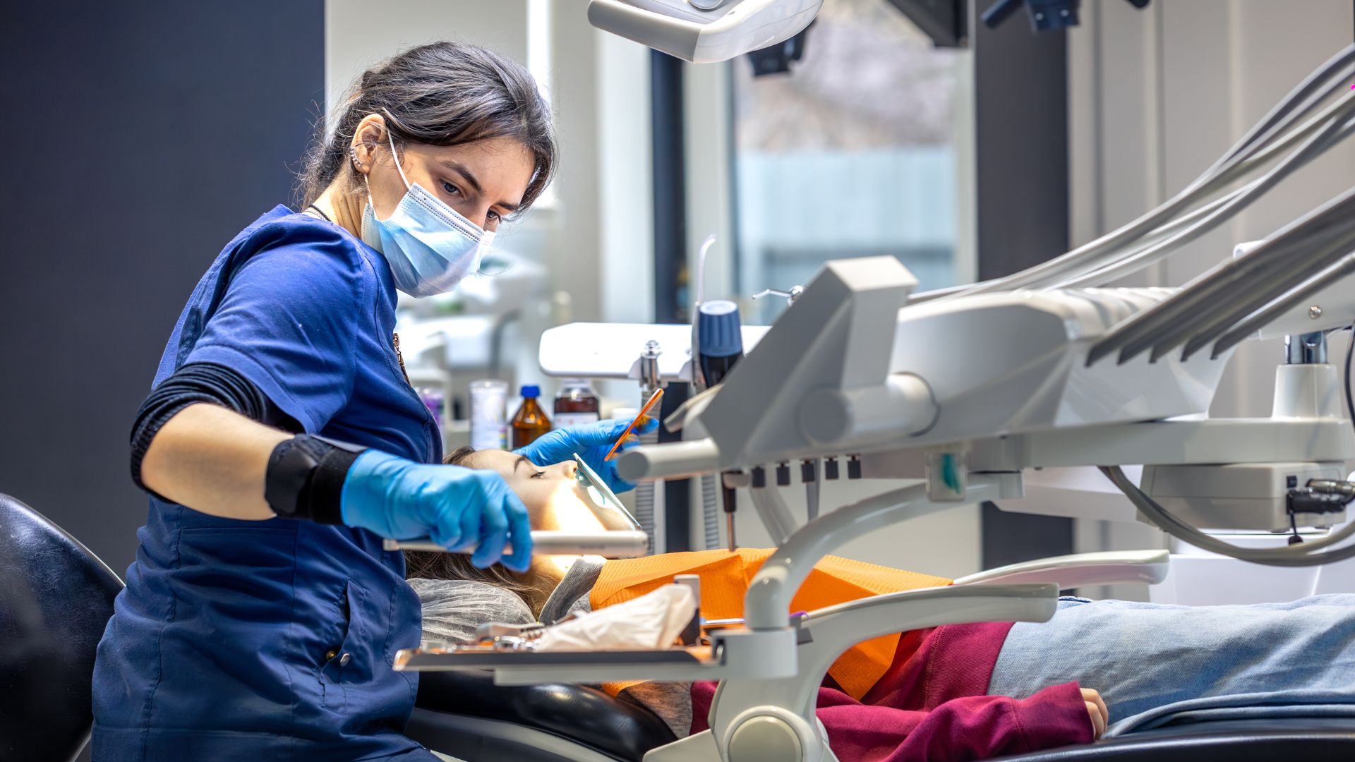 Como reduzir a ansiedade e acalmar pacientes que não gostam de ir ao dentista?