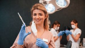 Aparelhos ortodônticos: veja 5 dicas para manter a higiene em dia