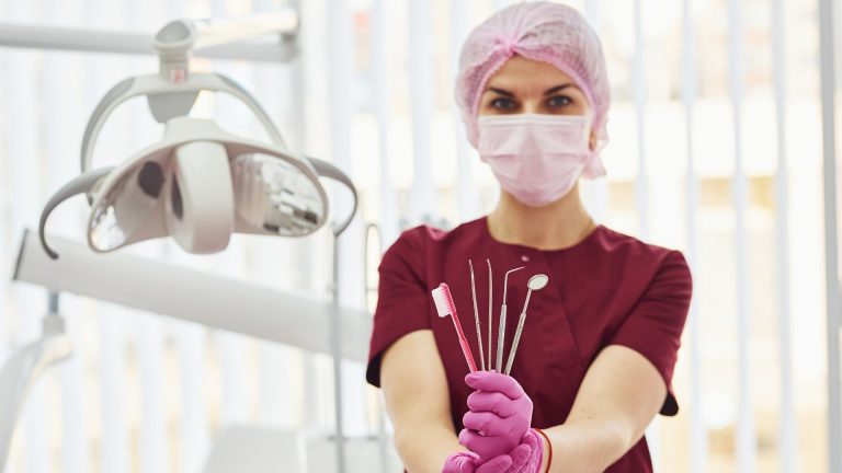 Dor na articulação da boca? Saiba mais sobre a DTM