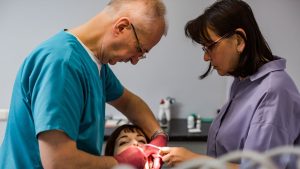 Como o ASB deve guardar os documentos dos pacientes