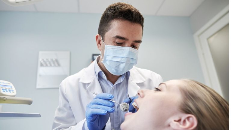 Dentes saudáveis na melhor idade