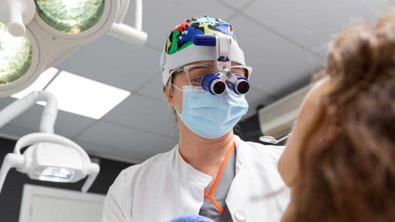 Checklist da Manutenção: Como o ASB Cuida dos Equipamentos Odontológicos