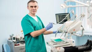 O uso de piercings prejudica a saúde bucal?