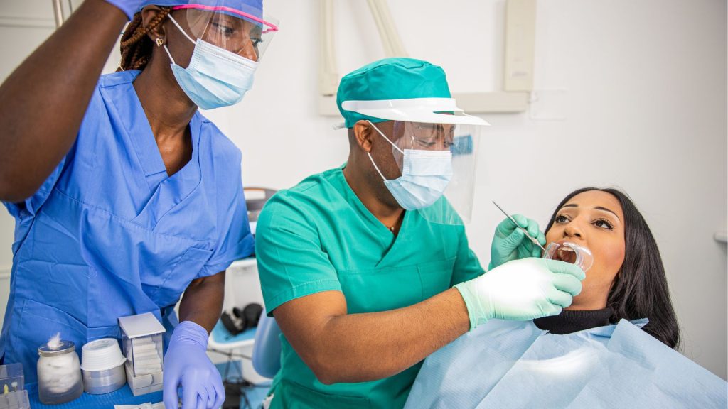 Verão: veja os cuidados com a saúde bucal