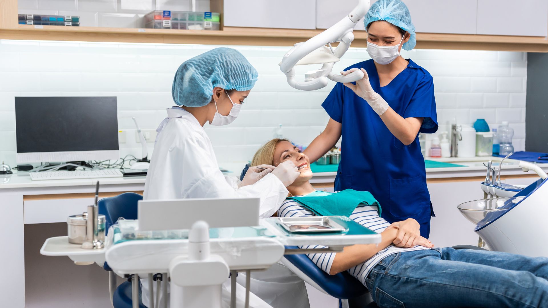 Afinal, clareamento dental dói?