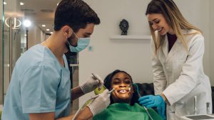 Como cuidar dos dentes em época de comilança