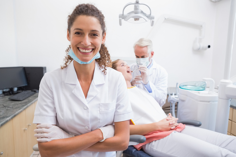 Qual é o salário de um auxiliar de dentista em 2021?