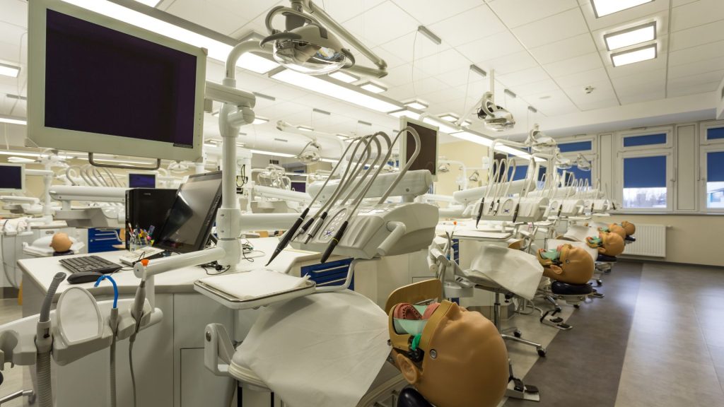 3 profissionais que podem investir no curso de instrumentador