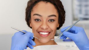 5 hábitos aparentemente inofensivos, mas que prejudicam a saúde bucal