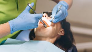 O que estuda alguém que pretende ser Auxiliar em Saúde Bucal?