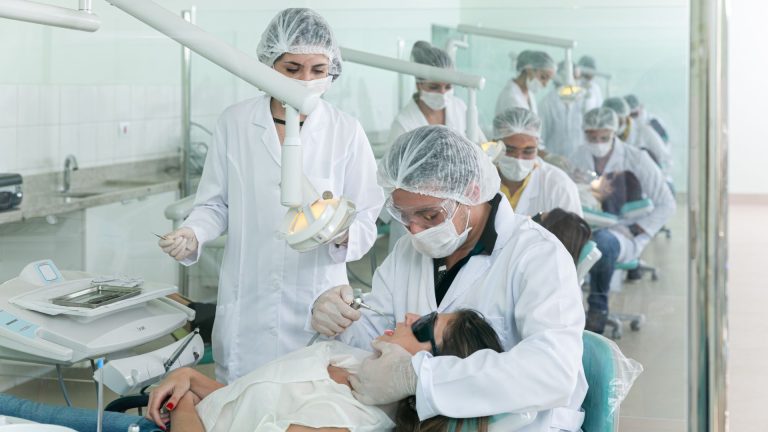 ASB na Cirurgia de Implante e Enxerto Ósseo