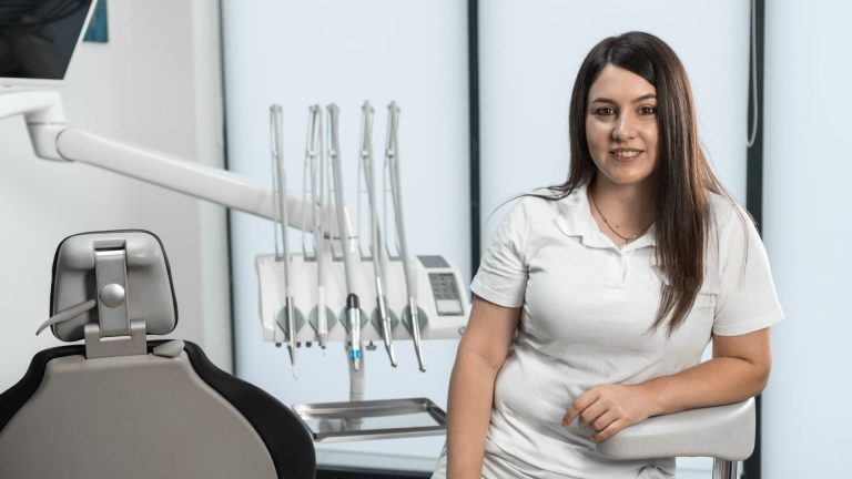 Qual o conteúdo do curso de Instrumentação Cirúrgica em Odontologia?