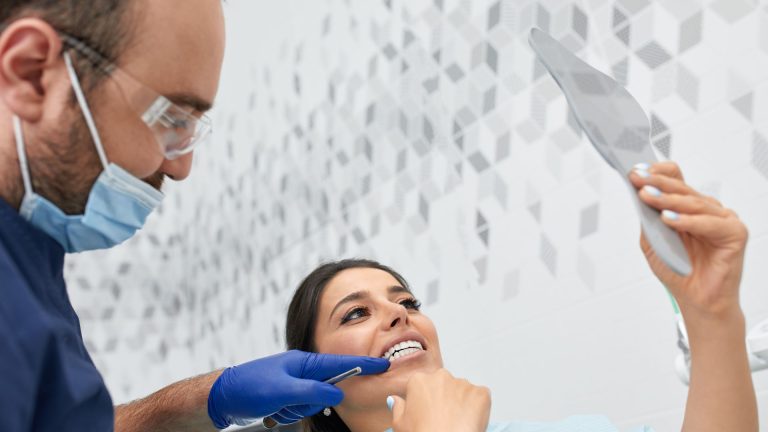 Quem pode fazer o curso de auxiliar de dentista?