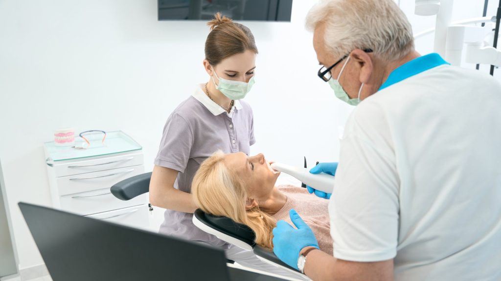 Como o aluno pode tirar dúvidas durante o Curso ASB?