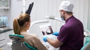 Vacinação para ASB: confira quais doses esse profissional deve tomar