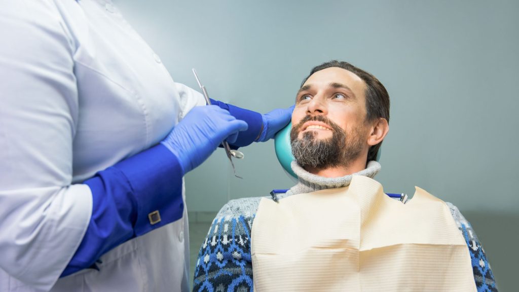 Auxiliar de dentista tem que ter curso? Explicamos neste post