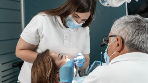 Auxiliar em saúde bucal tem direito à insalubridade?