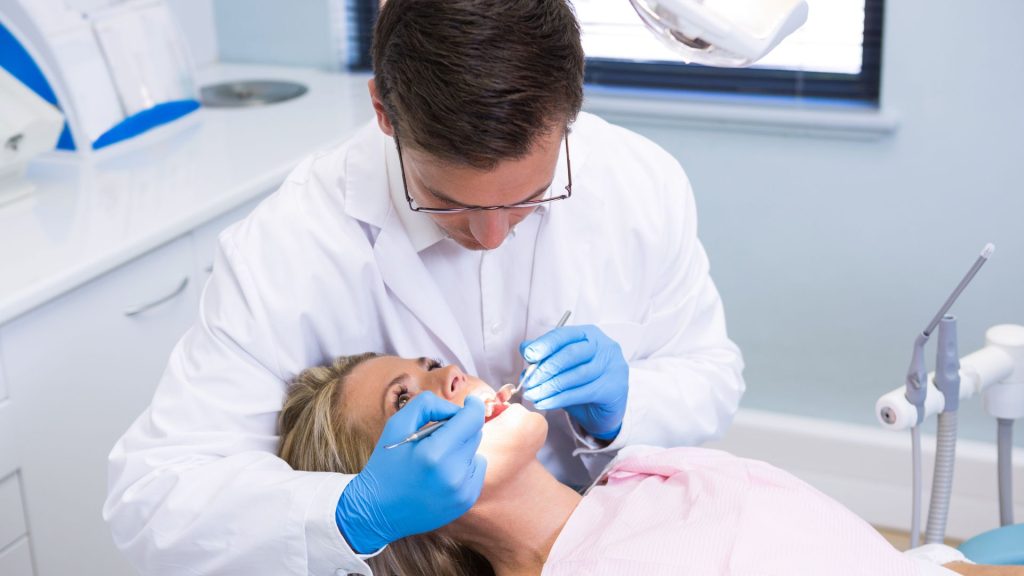 Como devo higienizar meu uniforme e jaleco do consultório?