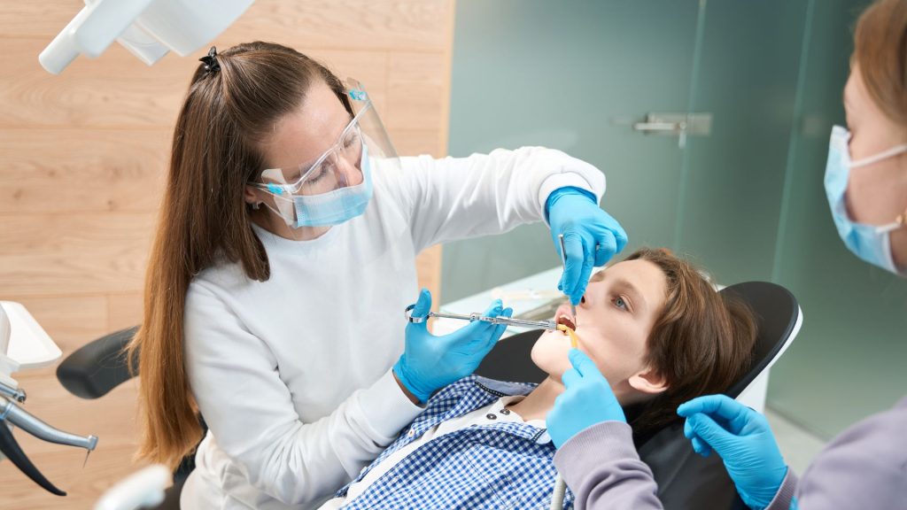 Vale a pena investir na formação de Auxiliar em Saúde Bucal?