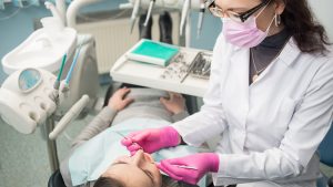 Saúde bucal e gastrite: o que uma coisa tem a ver com a outra?