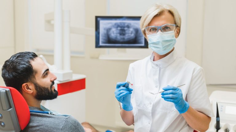 Quais as habilidades que o ASB deve ter que vão além da prática?