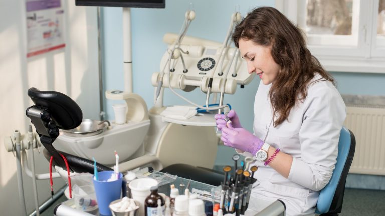 Quais são os melhores e piores alimentos para os dentes