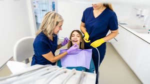4 formas de tirar o medo de dentista das crianças (e um bônus)