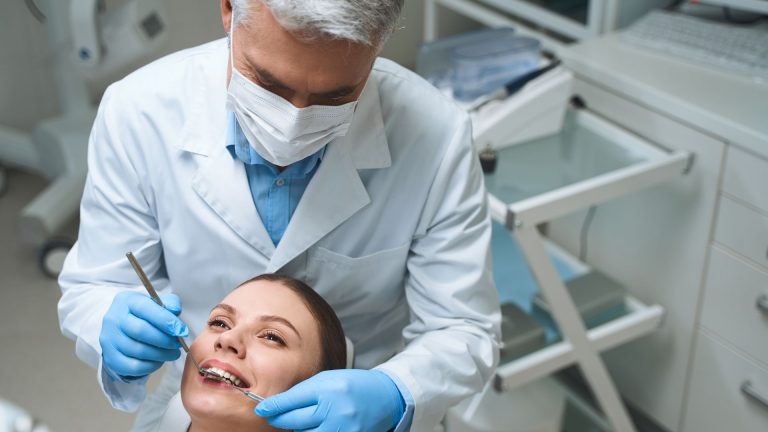 Quais os tipos de clareamento dental que existem?