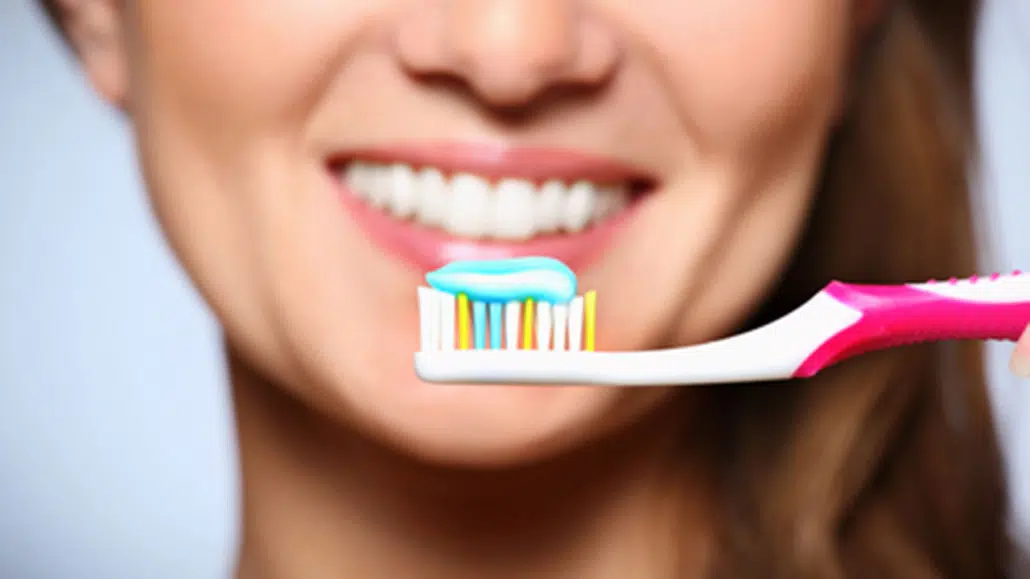 Você sabe cuidar da sua escova de dente? Veja 4 dicas
