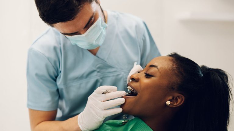 Funções da Auxiliar de Saúde Bucal