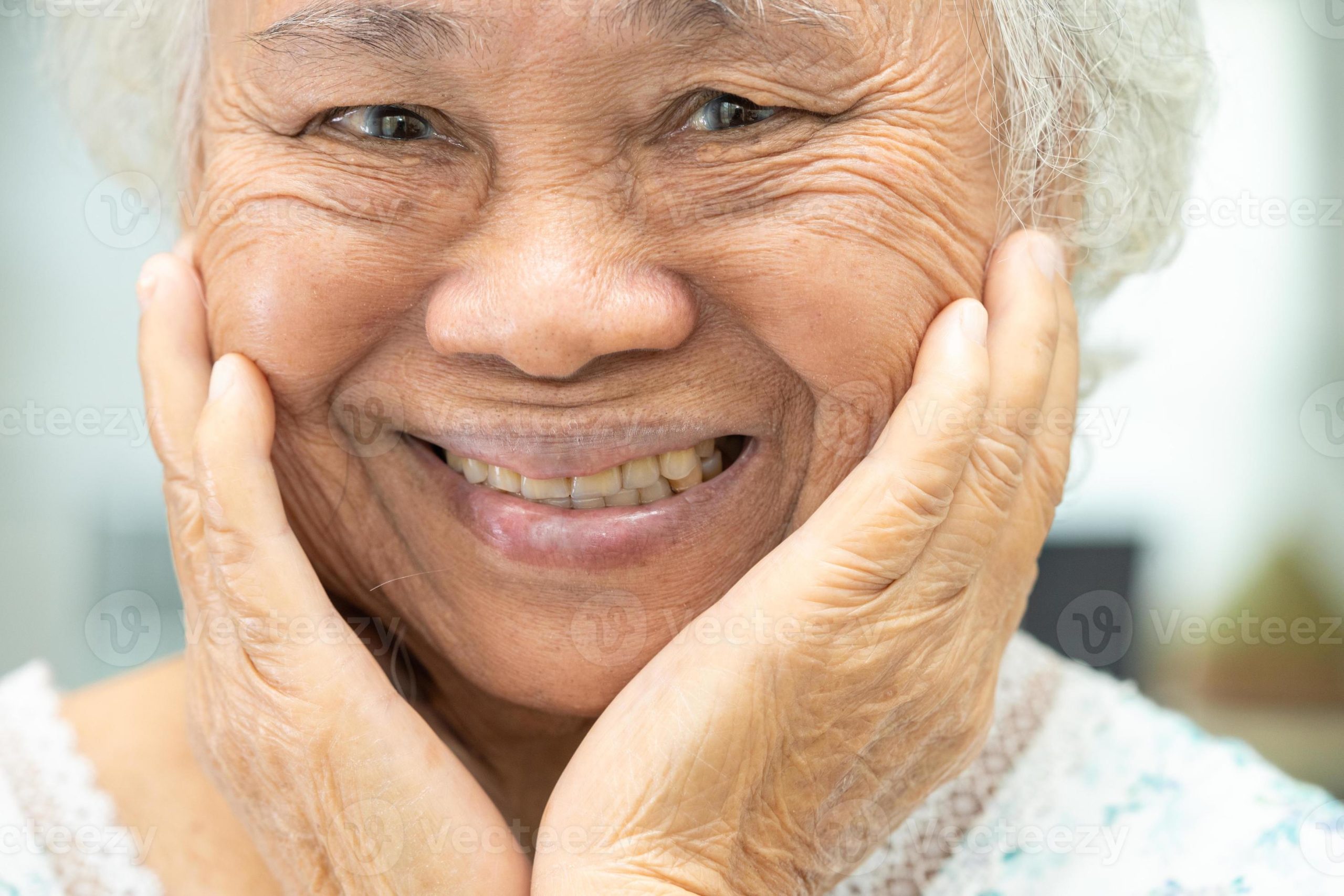Por que o nosso sorriso envelhece?