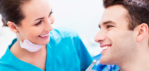 Veja a lista de concursos públicos para auxiliar de dentista em setembro