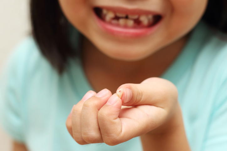 A melhor forma de lidar com o dente de leite amolecido
