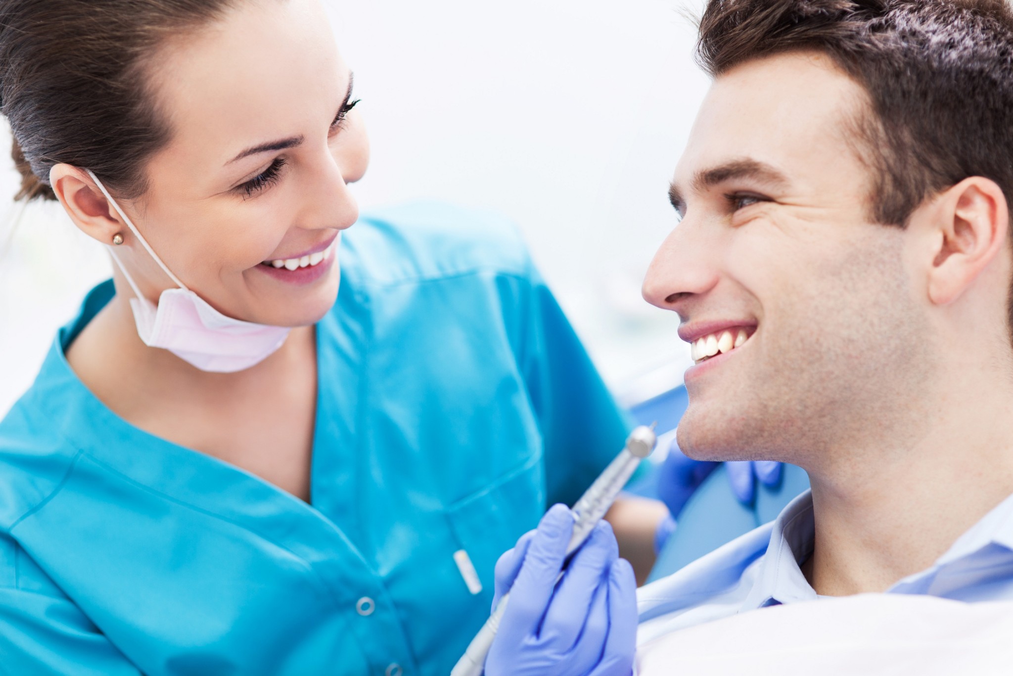 Controle mecânico do biofilme dentário: Qual é a importância?