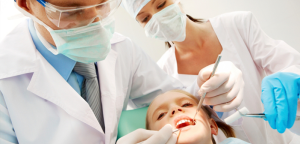 4 formas de tirar o medo de dentista das crianças (e um bônus)
