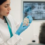 Economia no consultório: 3 dicas simples para o ASB