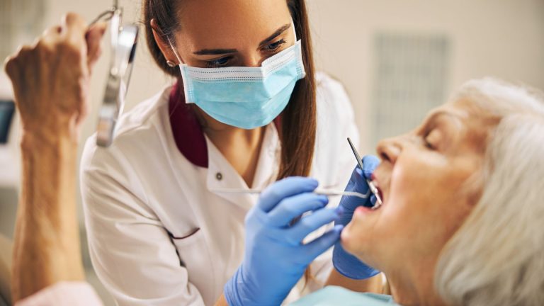 Curso Online de Auxiliar de Saúde Bucal ajuda a melhorar atendimento no consultório!