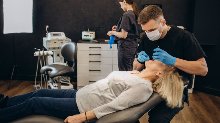 Vai colocar aparelho fixo? Veja 3 mitos comuns