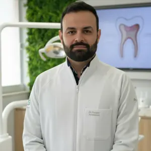 Prof. Guilherme Denadai, professor do curso de auxiliar de dentista